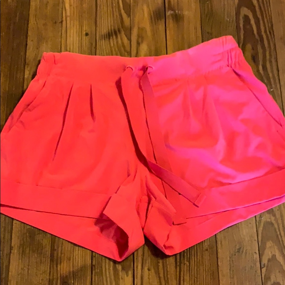 Lululemon spring break away shorts